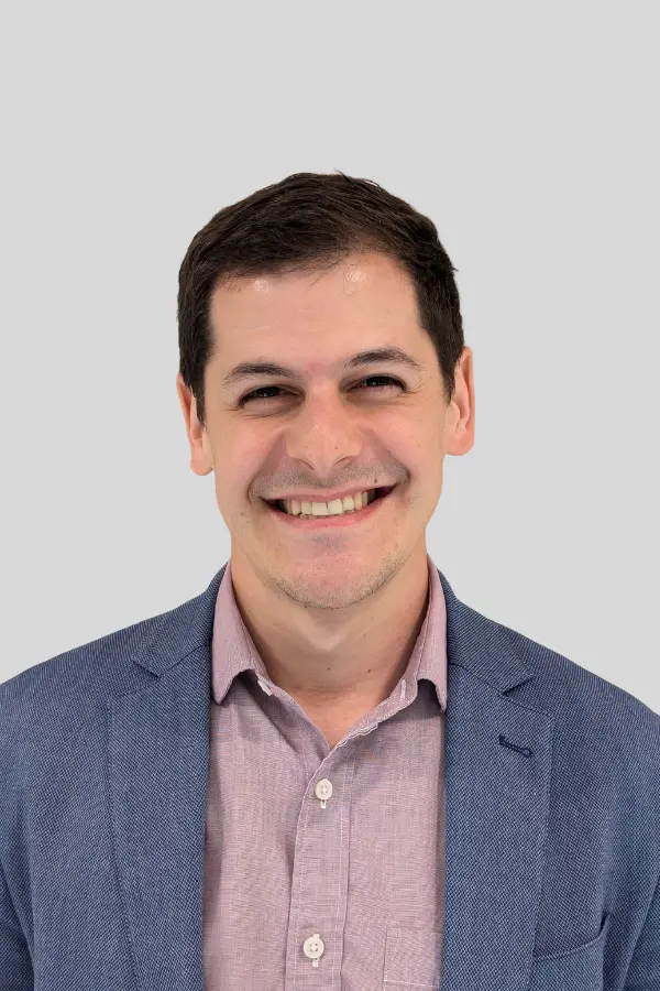 Aaron, LUTW Executive Director guiding solar energy projects in Peru through csr charity donations