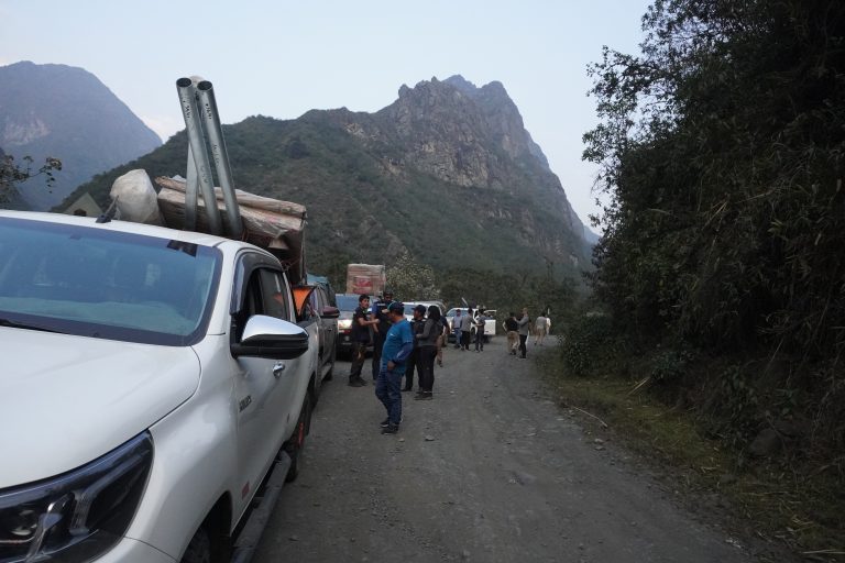 volunteers arriving at the site